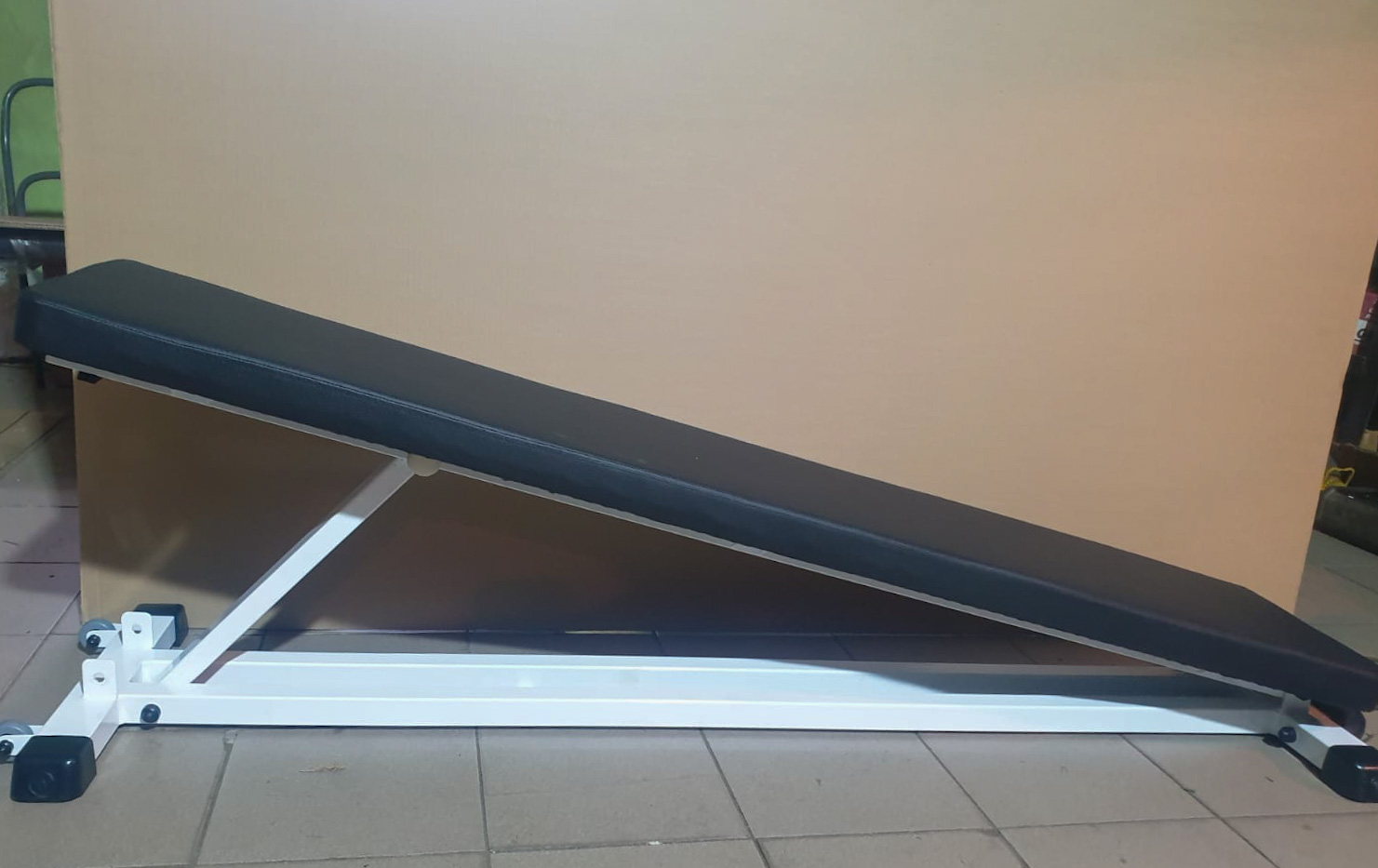 Регулируемая наклонная скамья